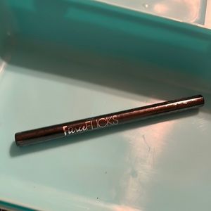 Black liquid eyeliner